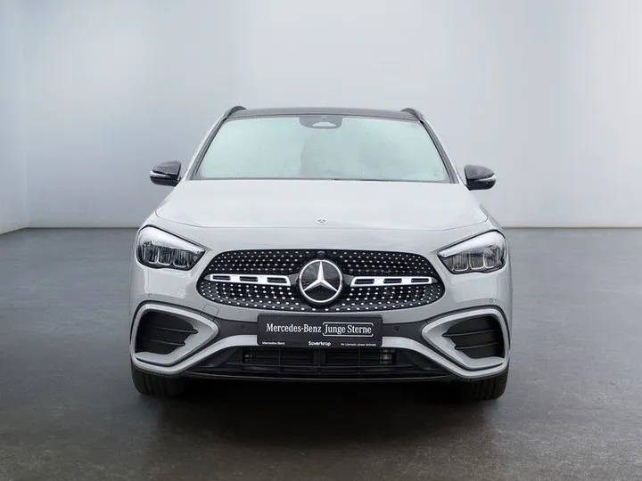 Mercedes-Benz GLA 200