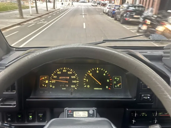 Mitsubishi L300