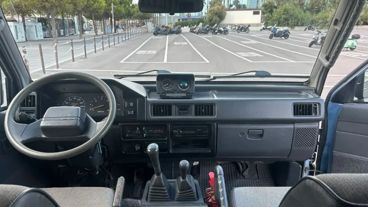 Mitsubishi L300