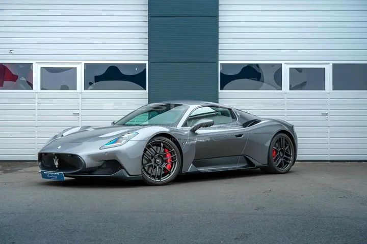 Maserati MC20