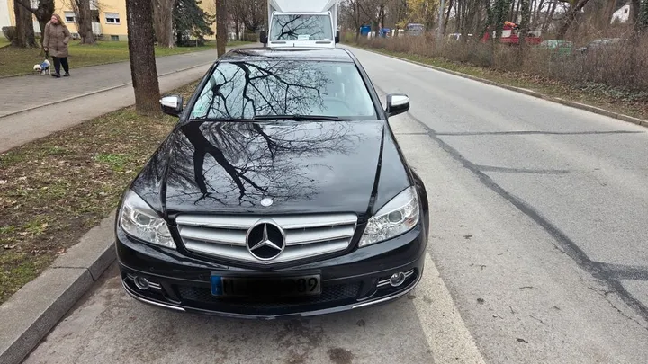 Mercedes-Benz 200