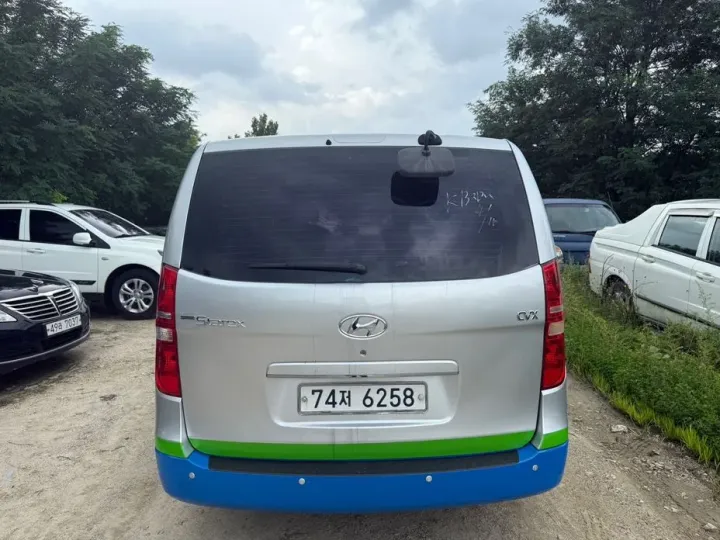 Hyundai Starex