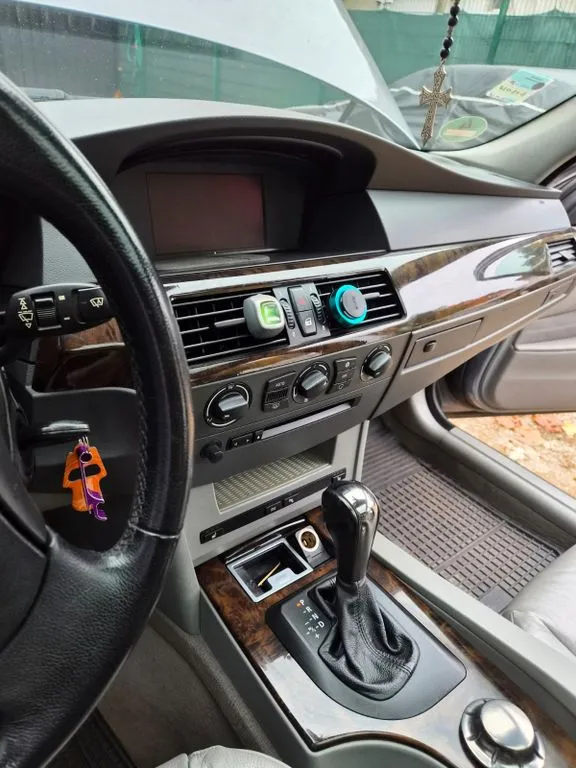 BMW 525