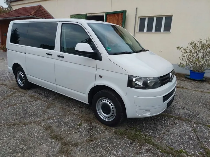 Volkswagen T5 Kombi