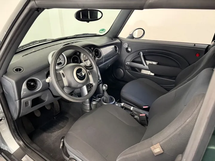 MINI Cooper Cabrio