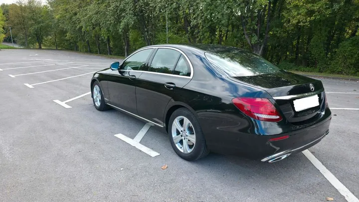 Mercedes-Benz E 200