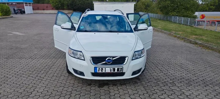 Volvo V50