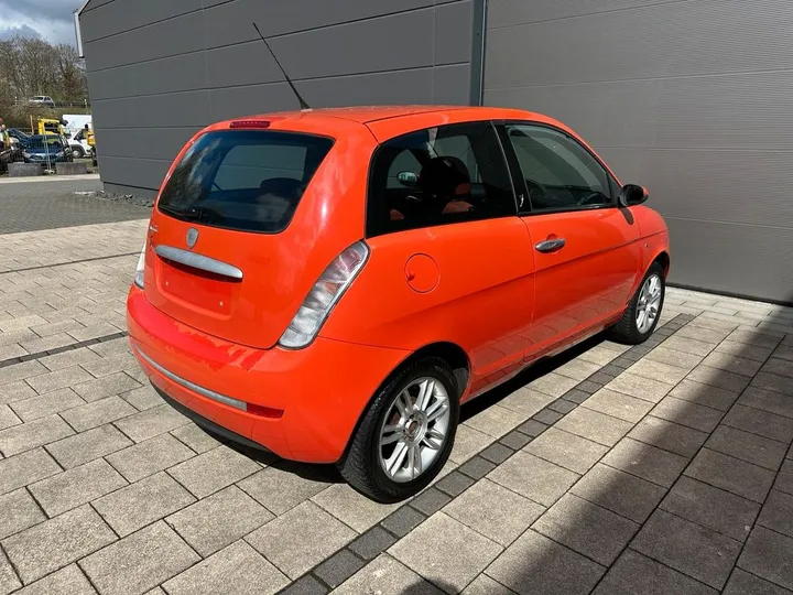 Lancia Ypsilon