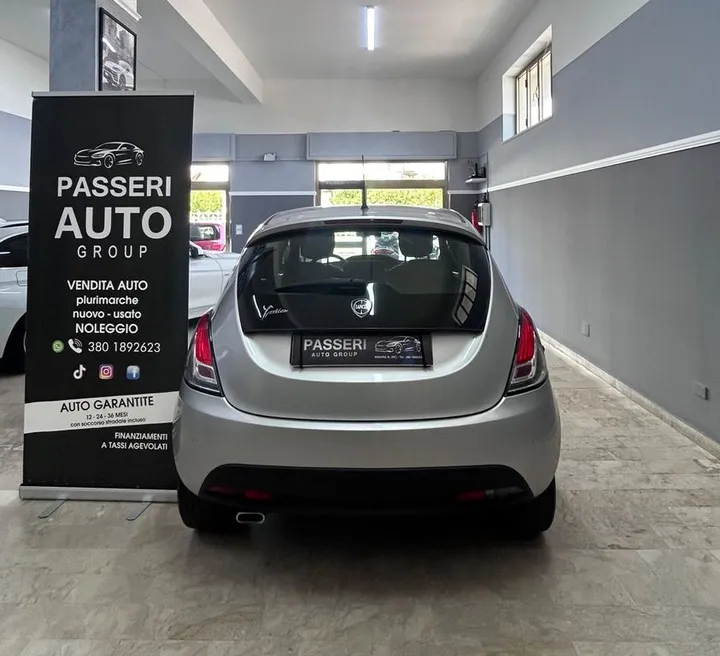 Lancia Ypsilon