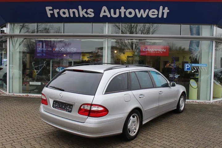 Mercedes-Benz E 320