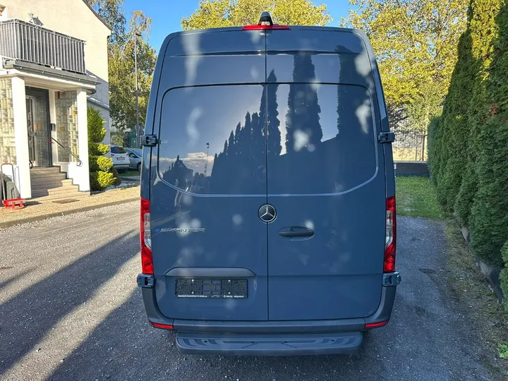 Mercedes-Benz eSprinter