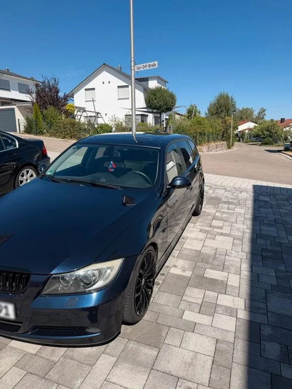 BMW 330