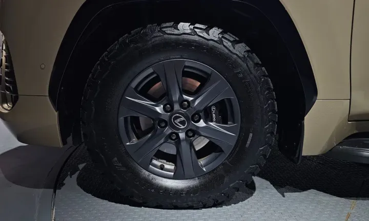 Lexus LX