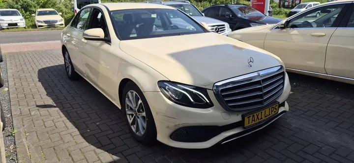 Mercedes-Benz E 200