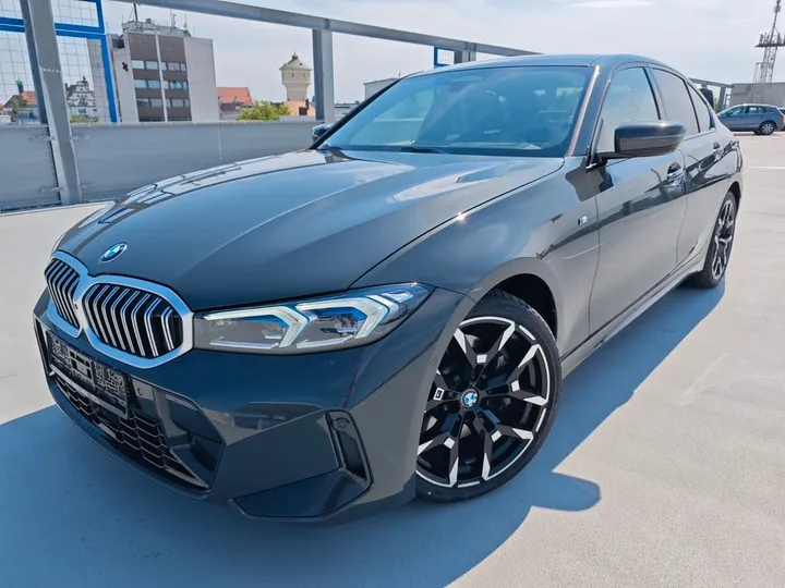 BMW 330