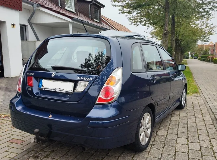 Suzuki Liana