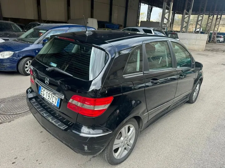 Mercedes-Benz B 160