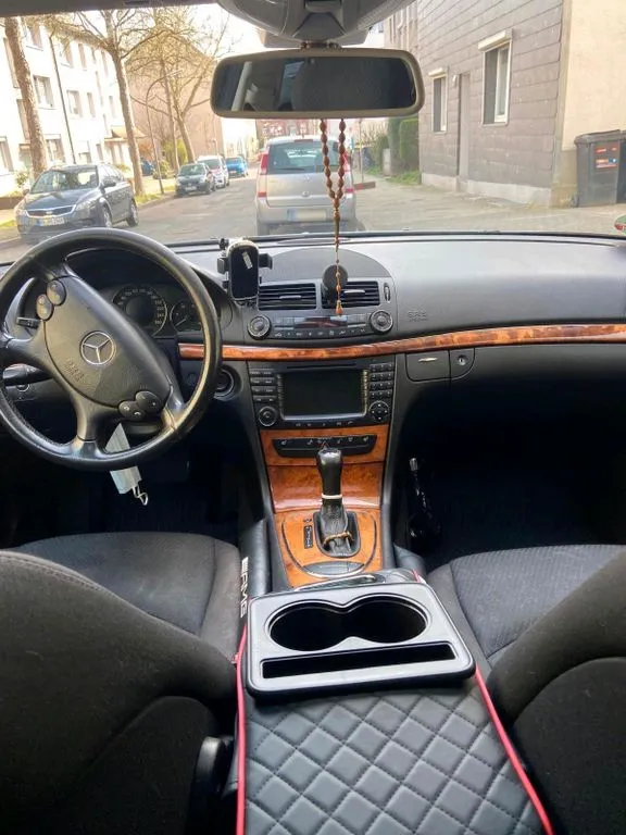 Mercedes-Benz E 280