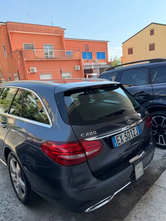 Mercedes-Benz C 220