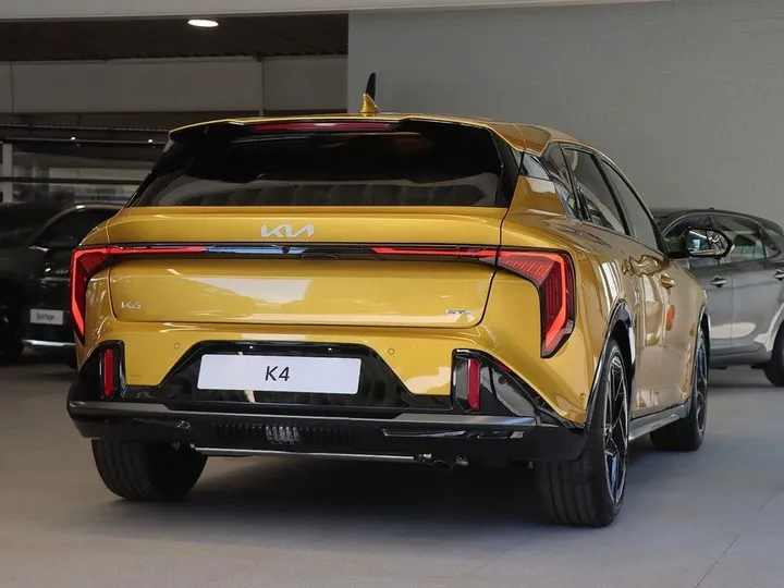 Kia K4