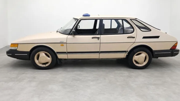 Saab 900