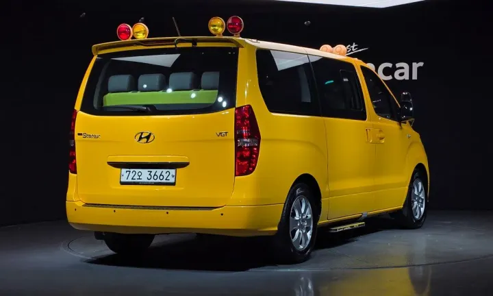 Hyundai Starex