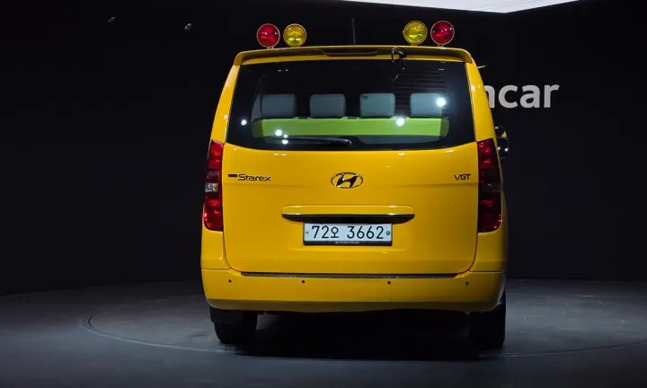 Hyundai Starex