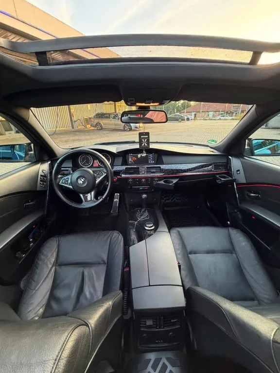 BMW 525