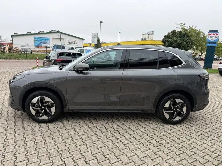 Geely E5