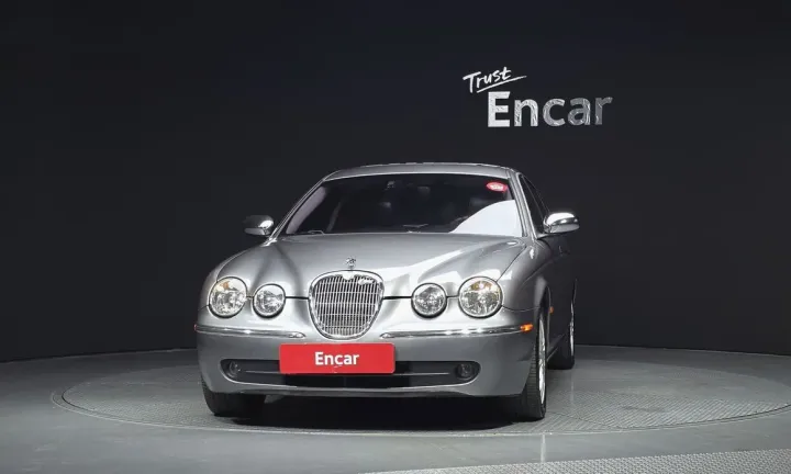 Jaguar S-TYPE