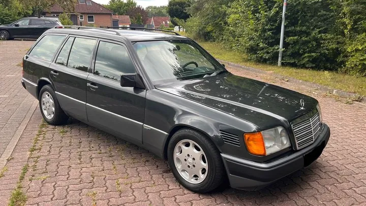 Mercedes-Benz E 300