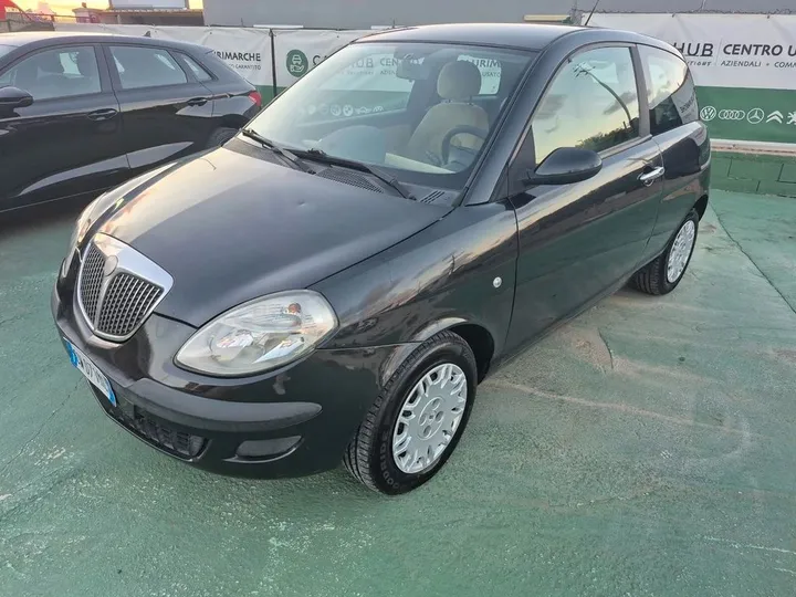 Lancia Ypsilon