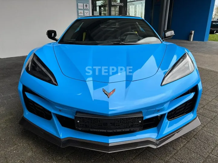 Corvette C8