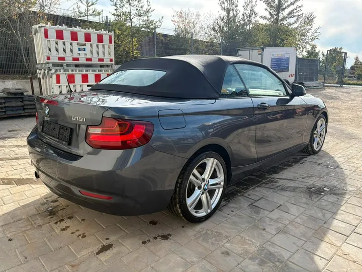 BMW 218