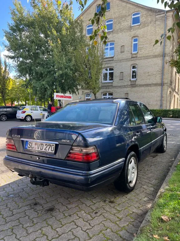 Mercedes-Benz E 250
