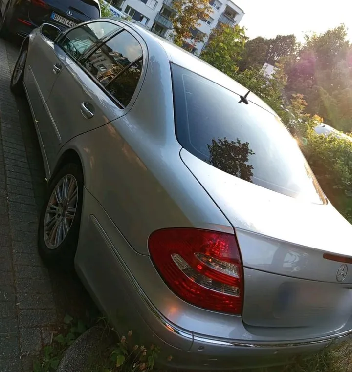 Mercedes-Benz E 280