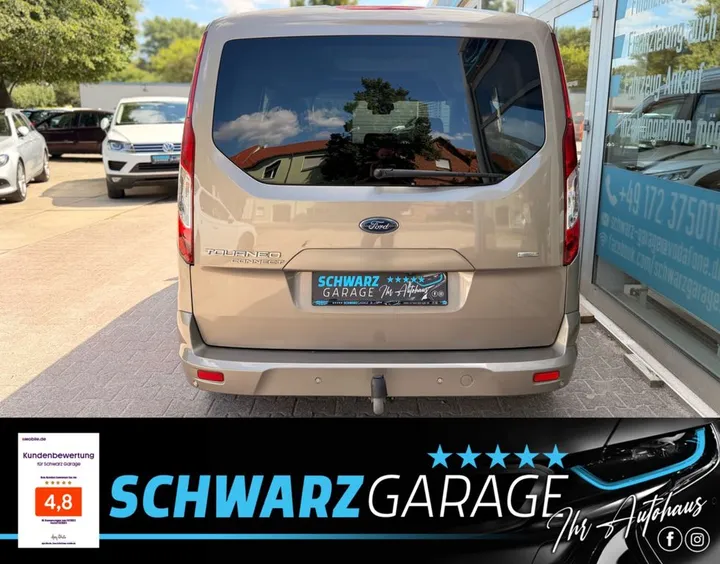 Ford Grand Tourneo