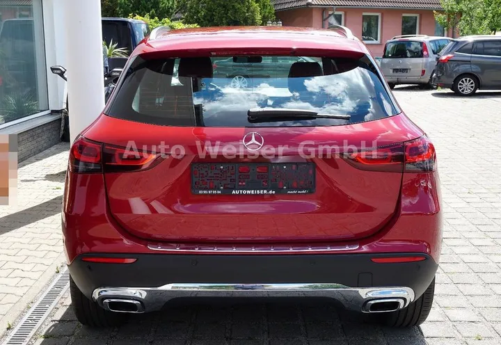 Mercedes-Benz GLA 180