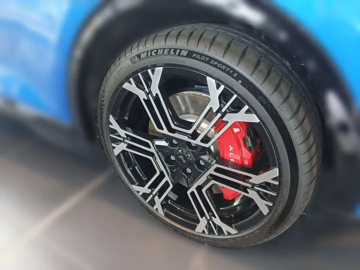 Alpine A390