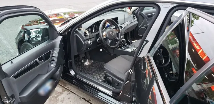 Mercedes-Benz C 200