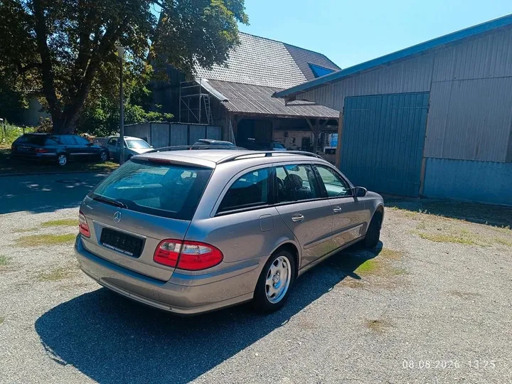 Mercedes-Benz E 220