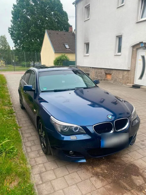 BMW 523
