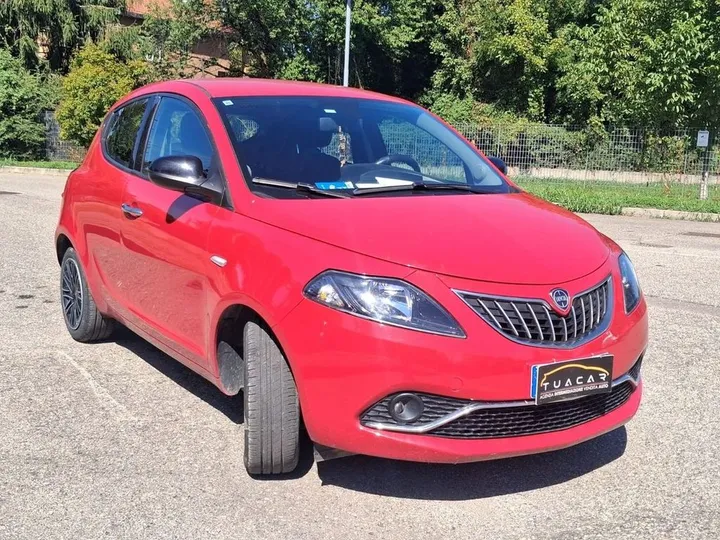 Lancia Ypsilon