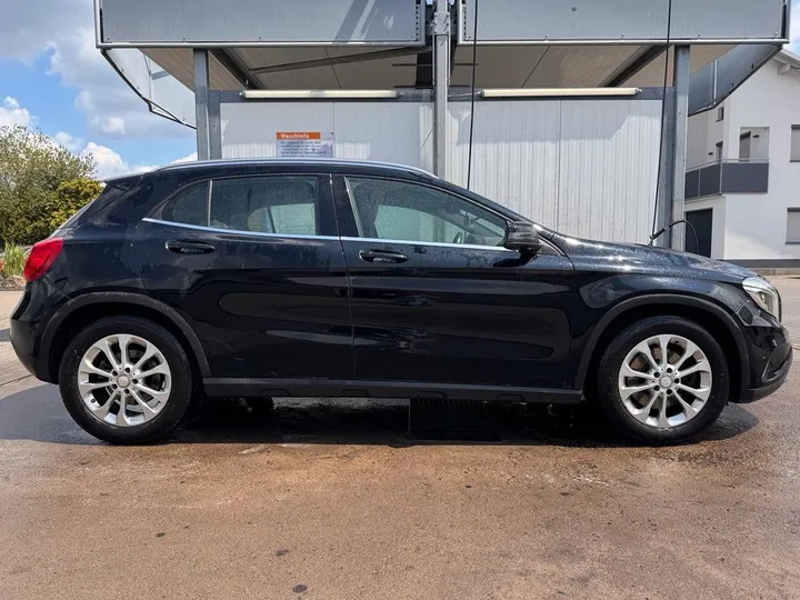 Mercedes-Benz GLA 250