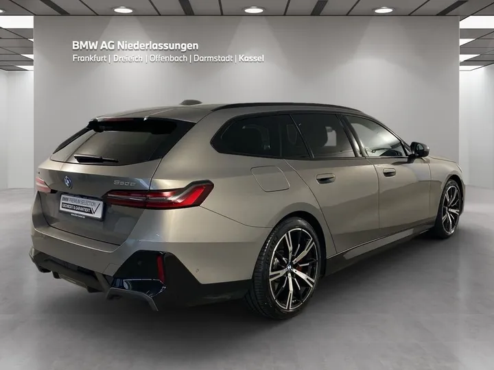 BMW 550