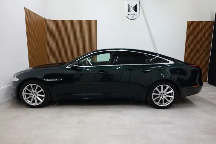 Jaguar XJ