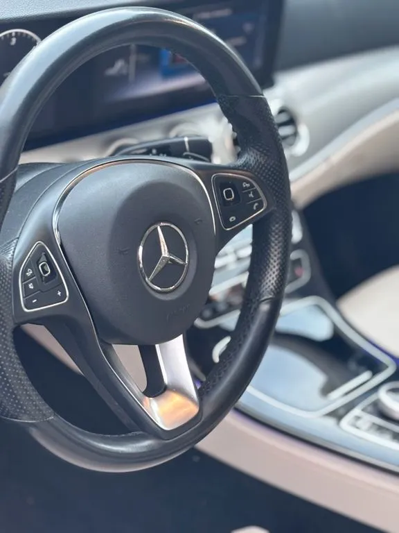 Mercedes-Benz E 220