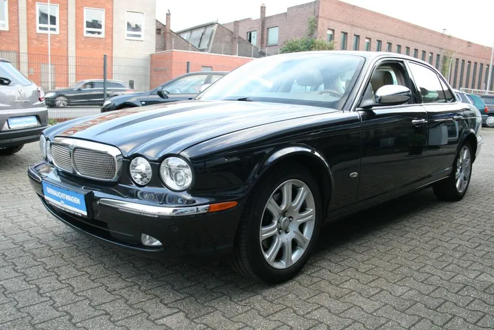 Jaguar XJ