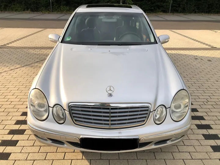 Mercedes-Benz E 270