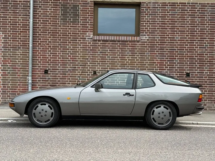 Porsche 924